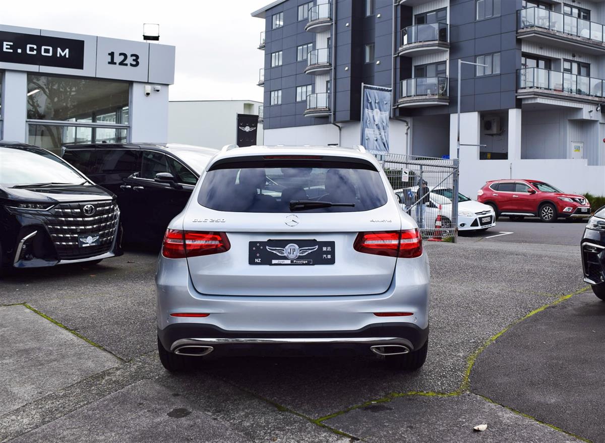 2019 Mercedes-Benz GLC thumbnail