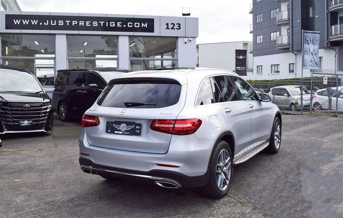 2019 Mercedes-Benz GLC thumbnail