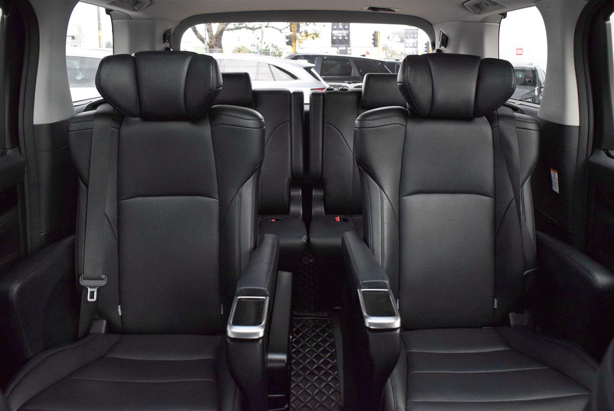 2018 Toyota Alphard thumbnail