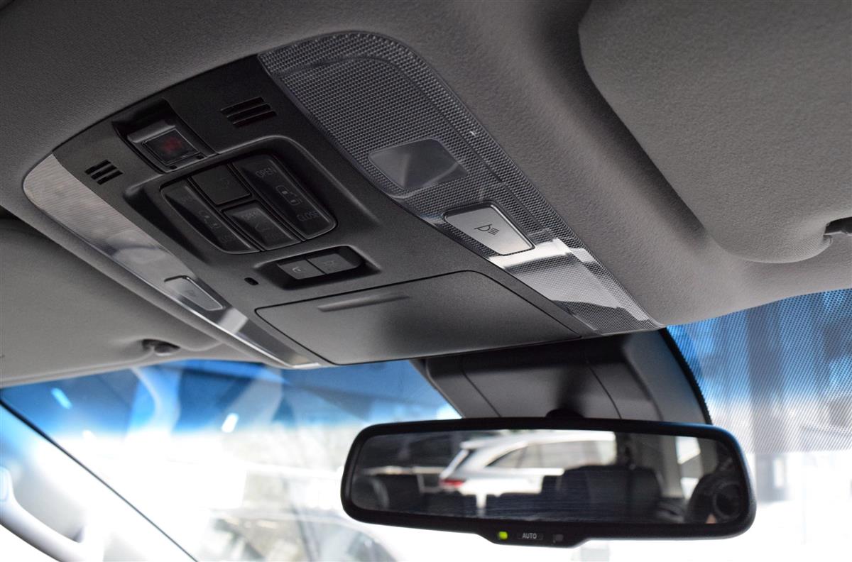 2018 Toyota Alphard thumbnail