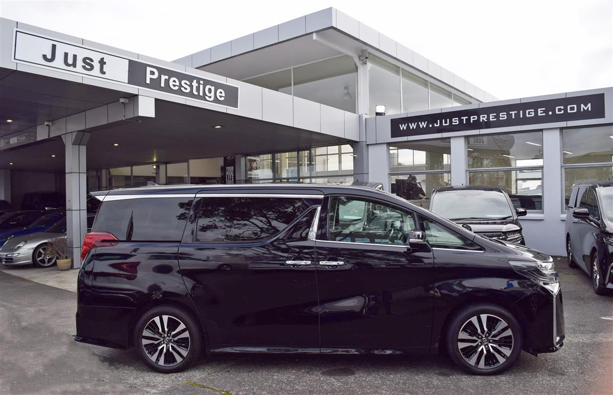 2018 Toyota Alphard thumbnail