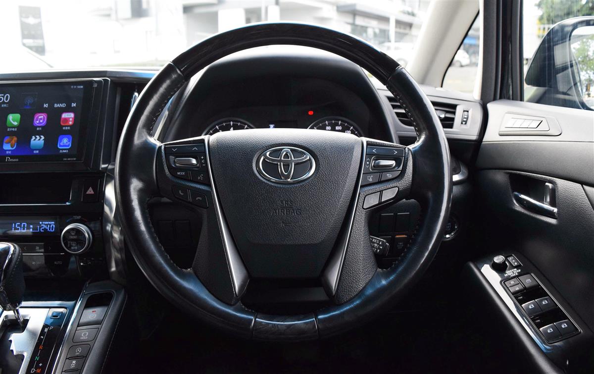 2018 Toyota Alphard thumbnail