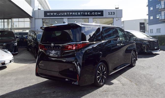 2024 Toyota Alphard thumbnail