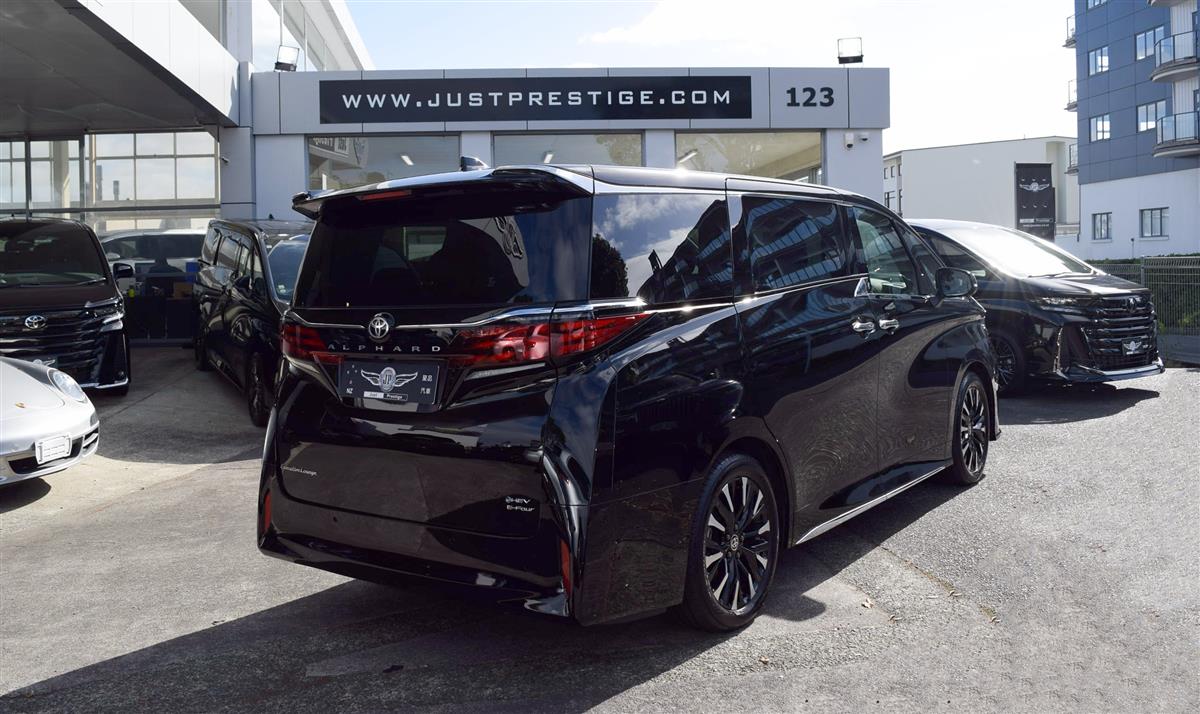 2024 Toyota Alphard thumbnail