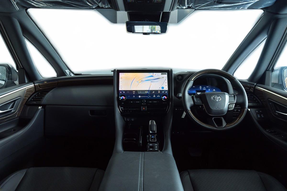 2024 Toyota Alphard thumbnail