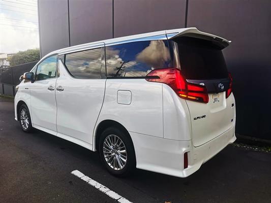2020 Toyota Alphard thumbnail