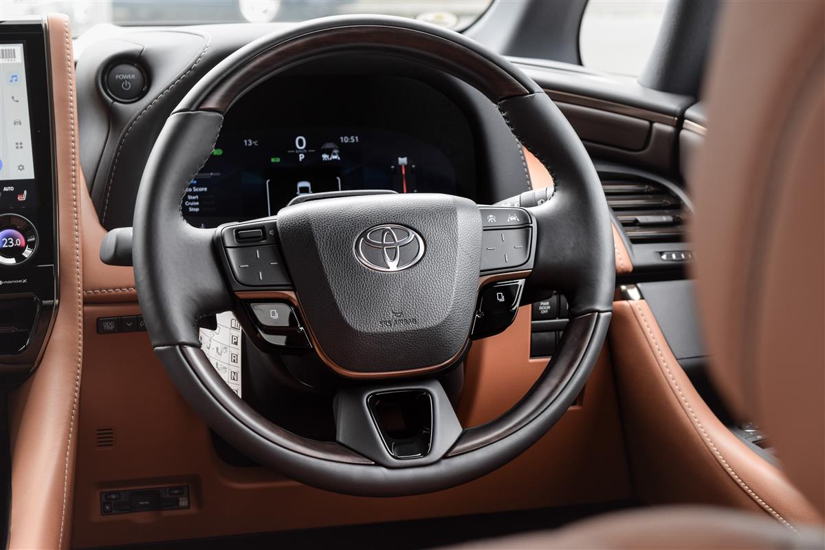 2025 Toyota Vellfire thumbnail