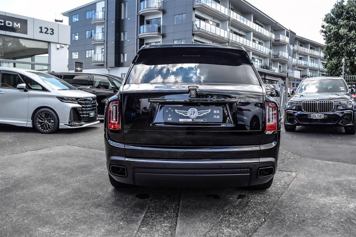 2024 Rolls-Royce Cullinan thumbnail