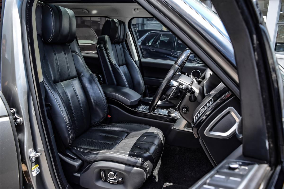 2017 Land Rover Range thumbnail