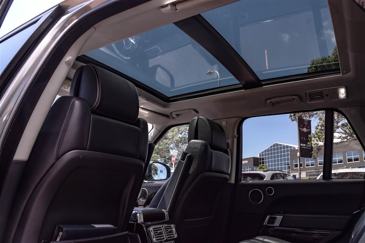 2017 Land Rover Range thumbnail