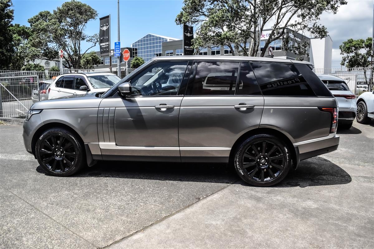 2017 Land Rover Range thumbnail