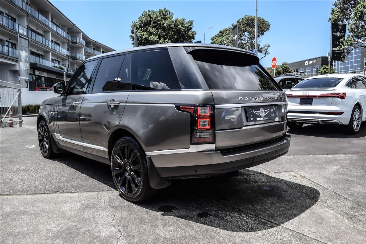 2017 Land Rover Range thumbnail