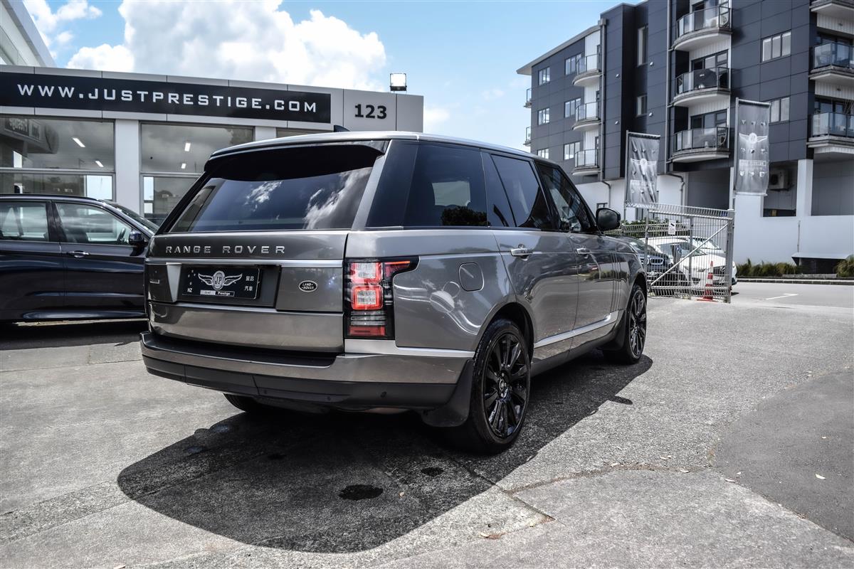 2017 Land Rover Range thumbnail