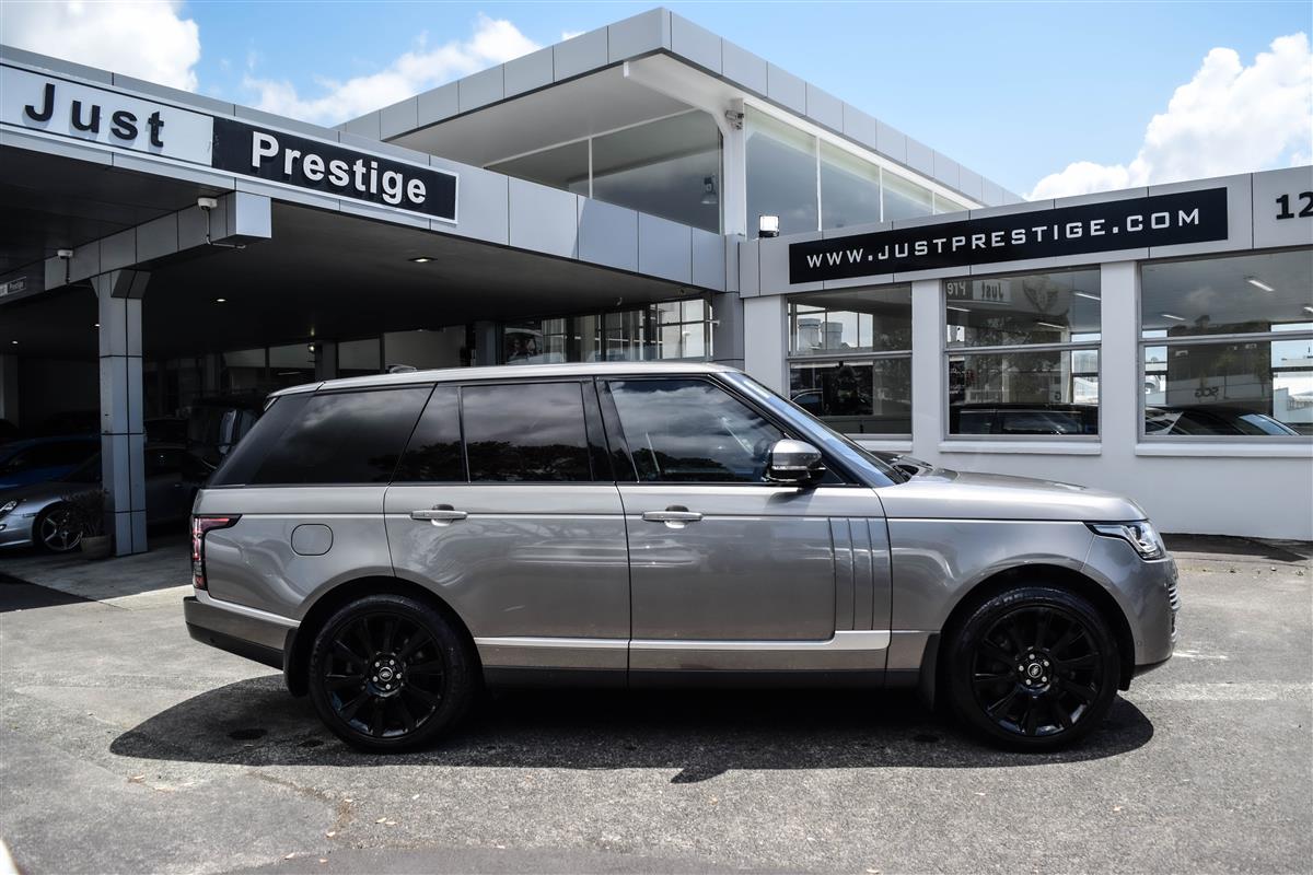 2017 Land Rover Range thumbnail
