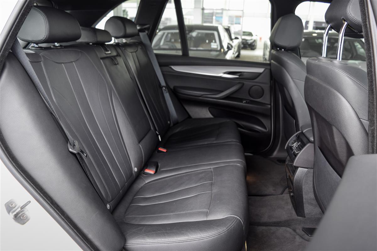 2016 BMW X5 thumbnail