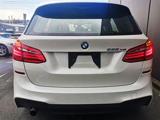 2017 BMW 225xe thumbnail
