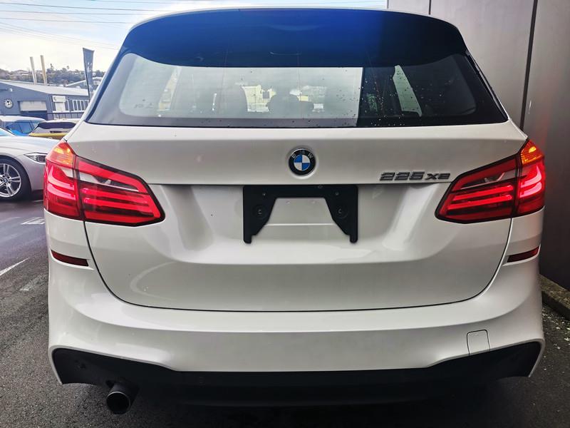 2017 BMW 225xe thumbnail
