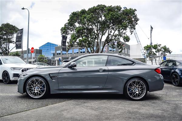 2020 BMW M4 thumbnail