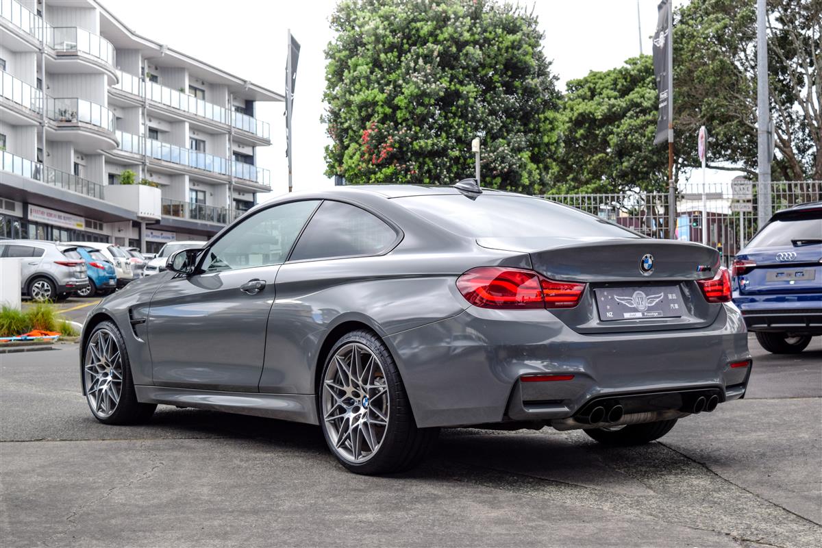2020 BMW M4 thumbnail