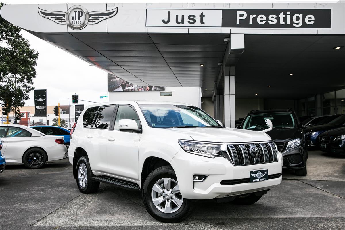 2020 Toyota Land thumbnail