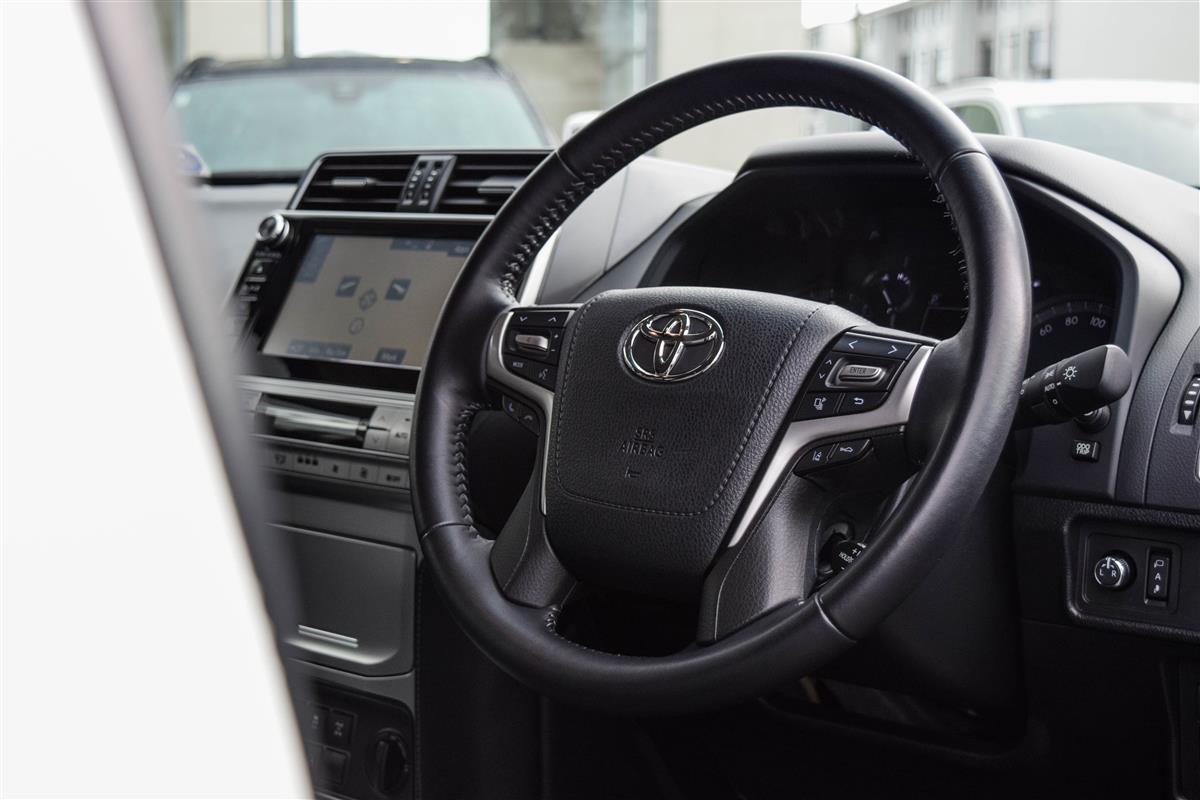 2020 Toyota Land thumbnail