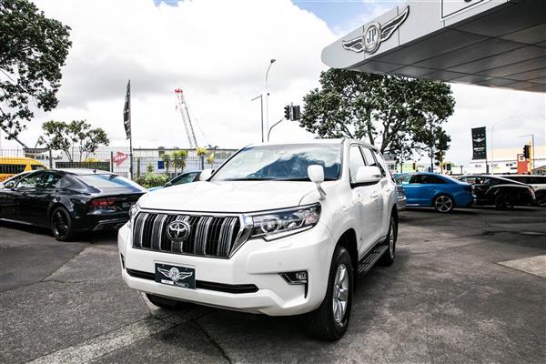 2020 Toyota Land thumbnail