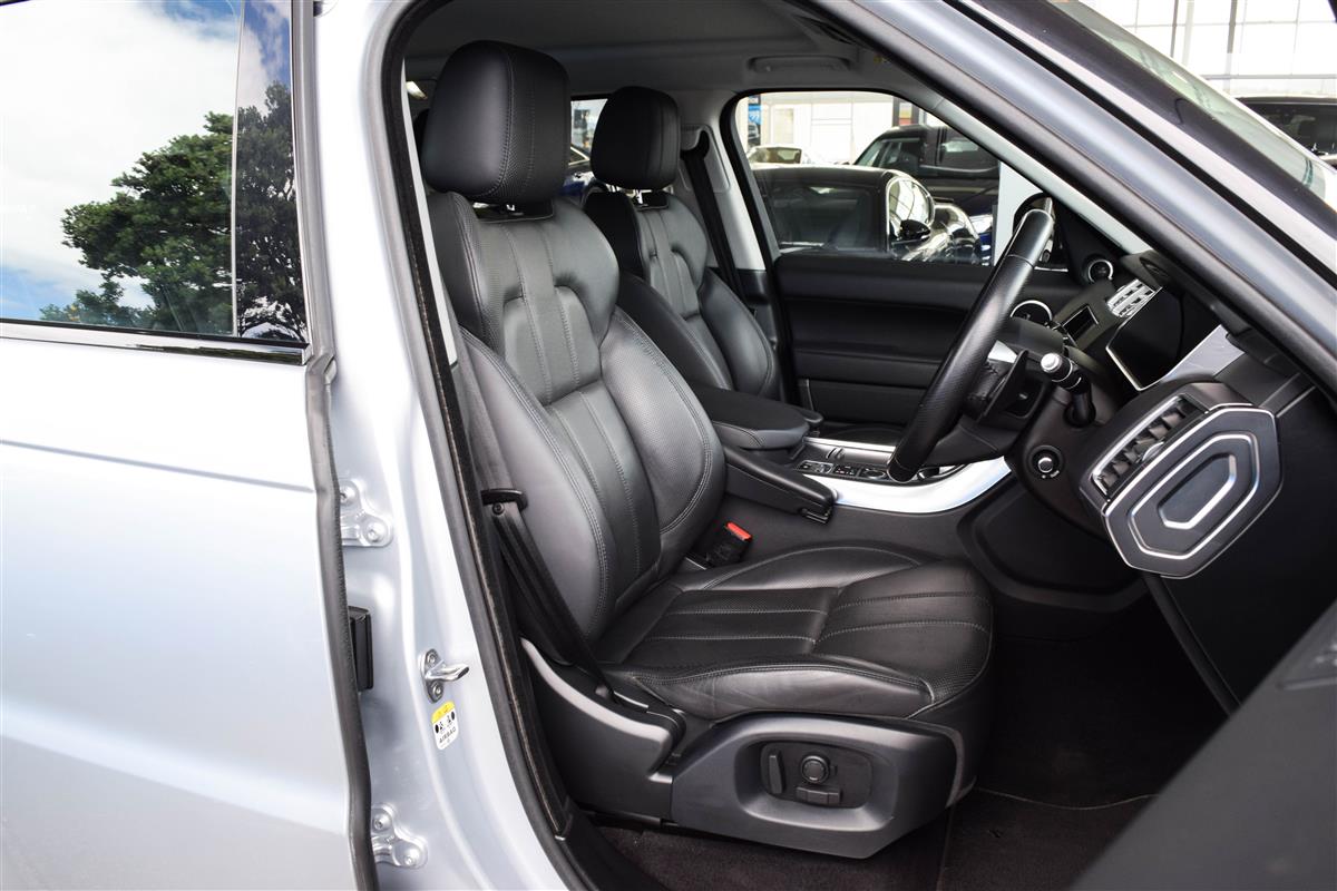 2017 Land Rover Range thumbnail