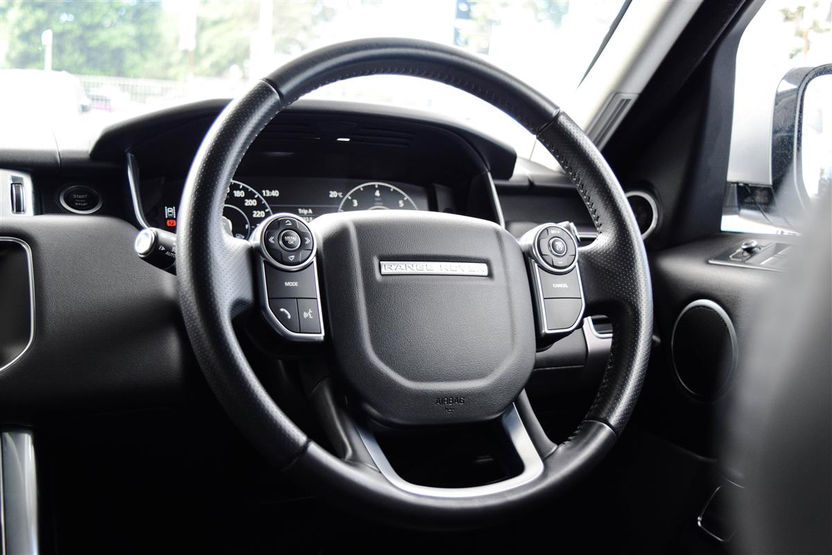 2017 Land Rover Range thumbnail