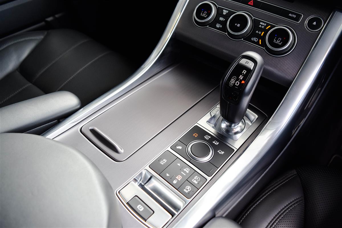 2017 Land Rover Range thumbnail