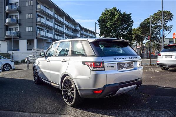2017 Land Rover Range thumbnail