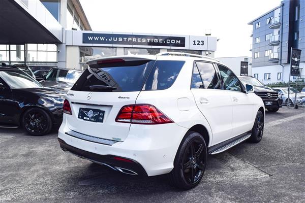 2017 Mercedes-Benz GLE thumbnail