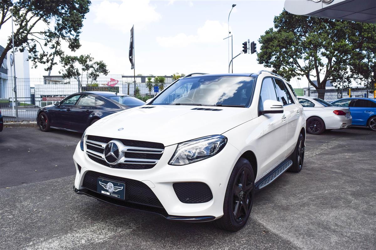 2017 Mercedes-Benz GLE thumbnail