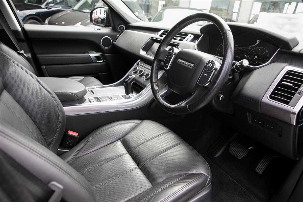 2017 Land Rover Range thumbnail