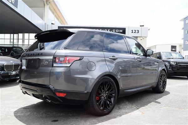 2017 Land Rover Range thumbnail