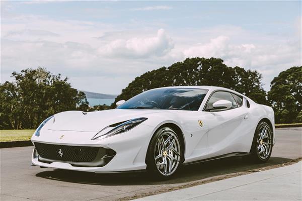 2020 Ferrari 812 thumbnail