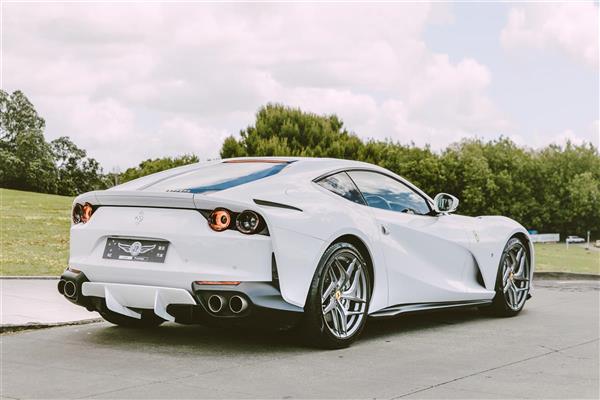 2020 Ferrari 812 thumbnail