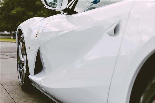 2020 Ferrari 812 thumbnail