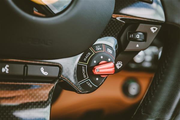 2020 Ferrari 812 thumbnail