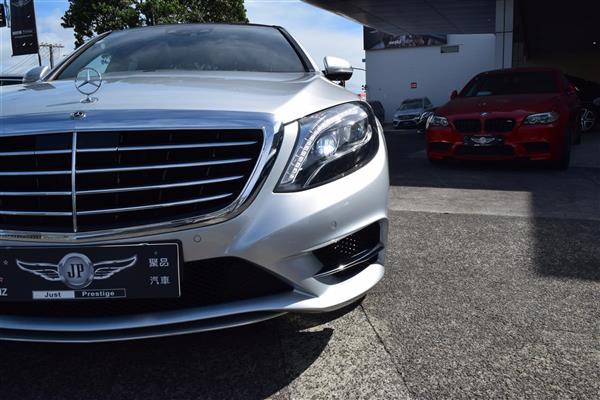 2017 Mercedes-Benz S thumbnail