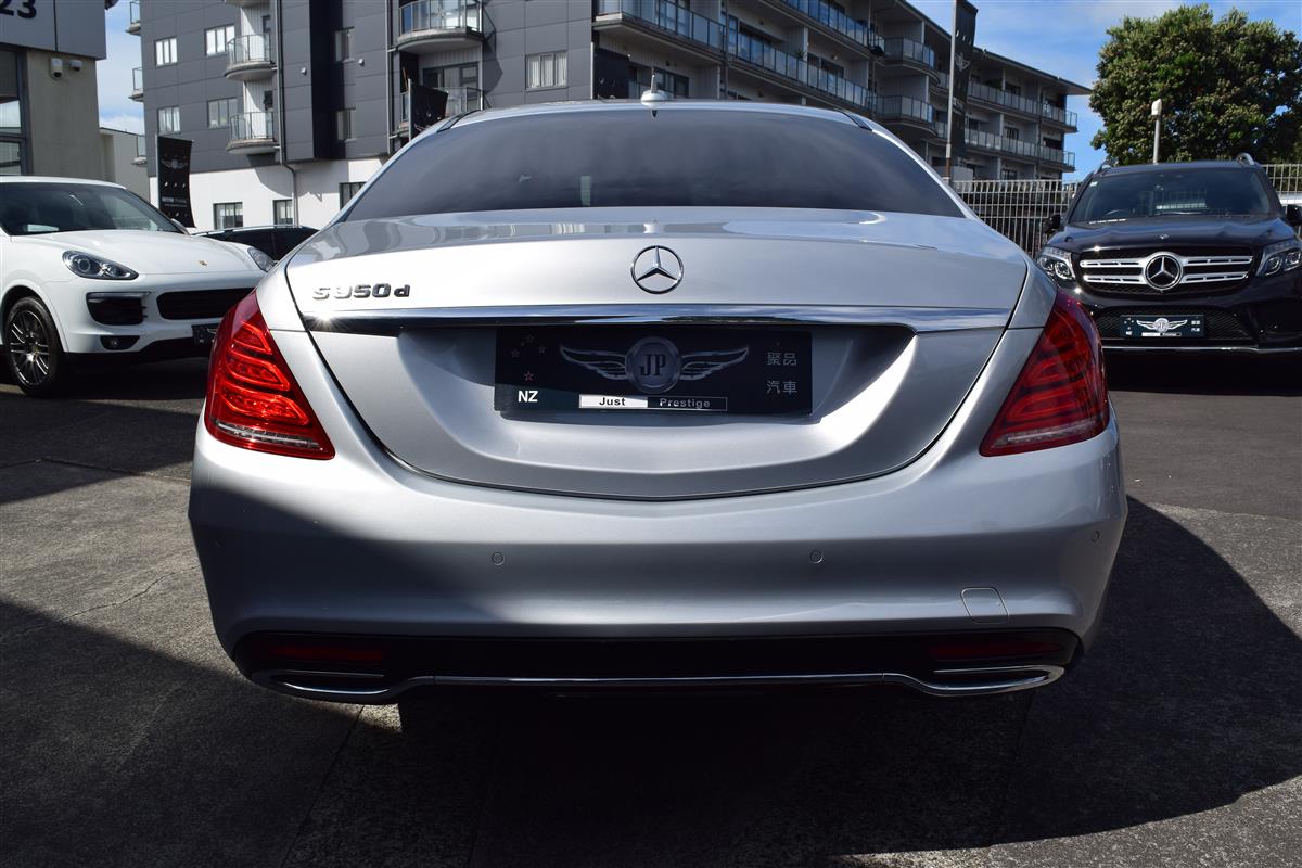 2017 Mercedes-Benz S thumbnail