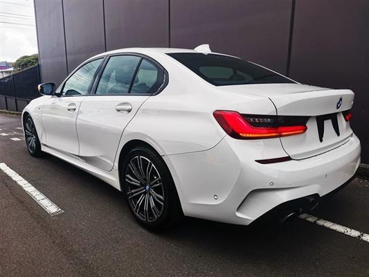 2019 BMW 320i thumbnail
