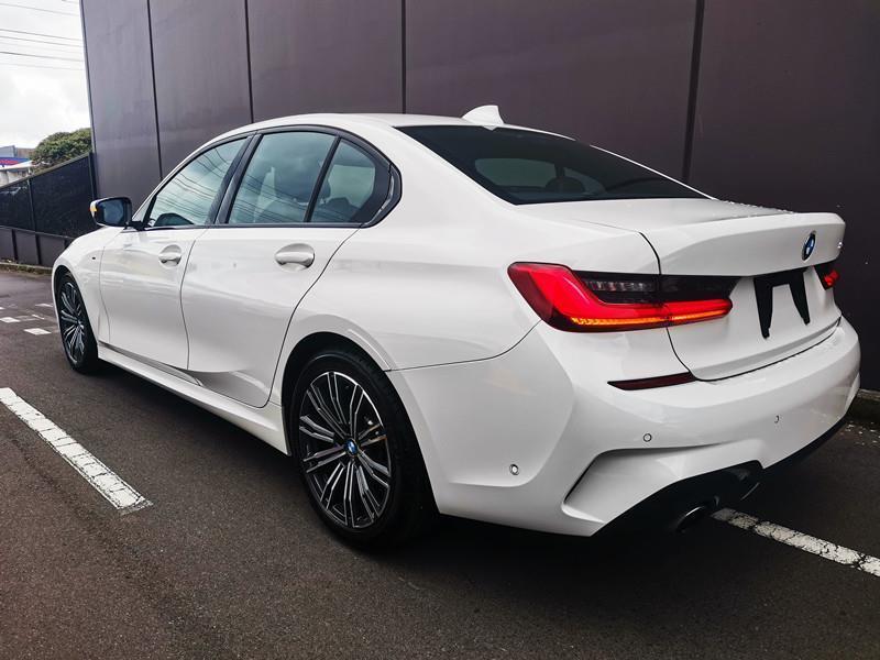 2019 BMW 320i thumbnail