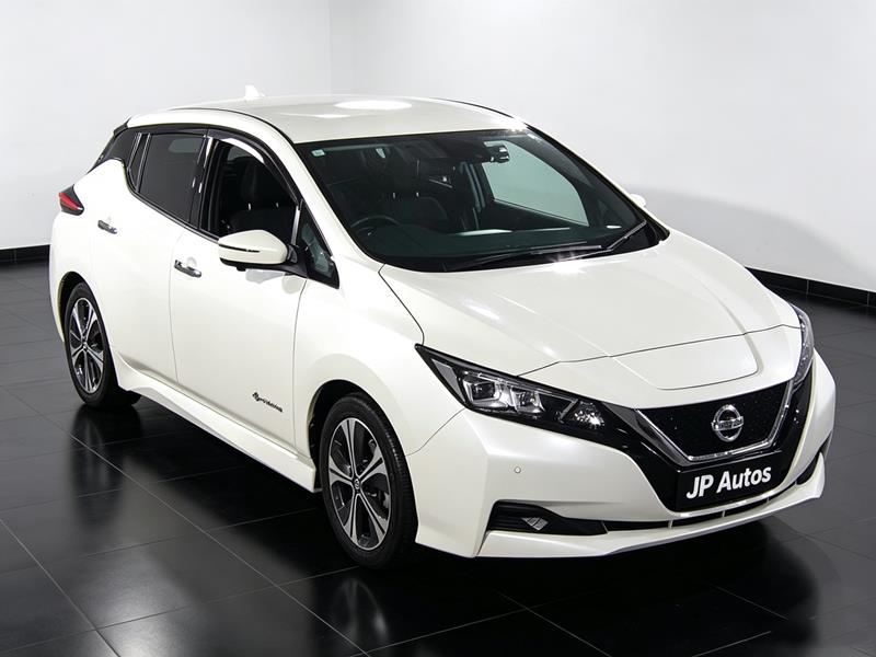 2021 Nissan Leaf thumbnail