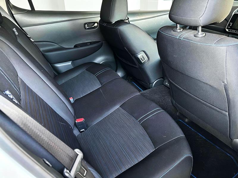 2021 Nissan Leaf thumbnail