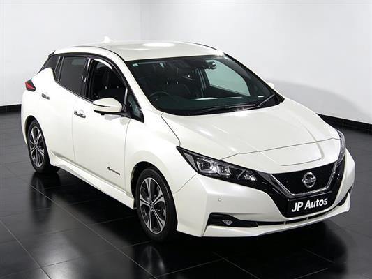 2021 Nissan Leaf thumbnail