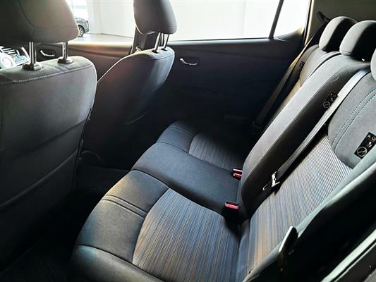 2021 Nissan Leaf thumbnail