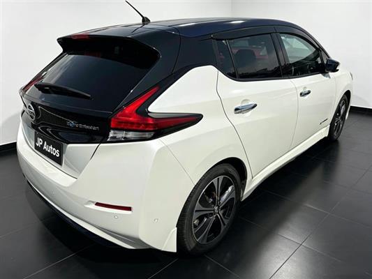 2018 Nissan Leaf thumbnail