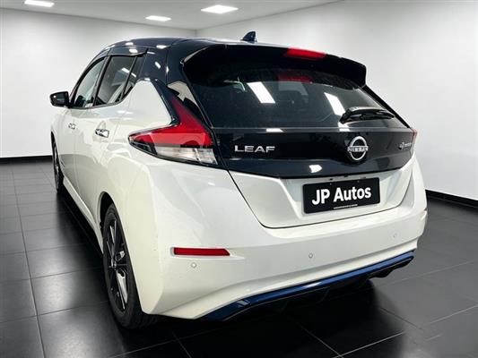 2022 Nissan Leaf thumbnail