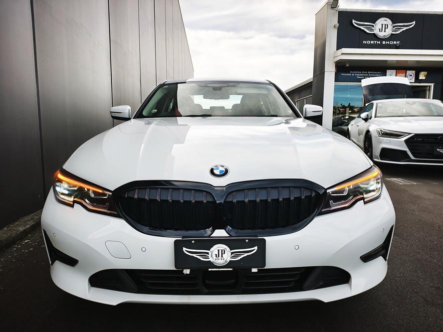 2020 BMW 320i thumbnail