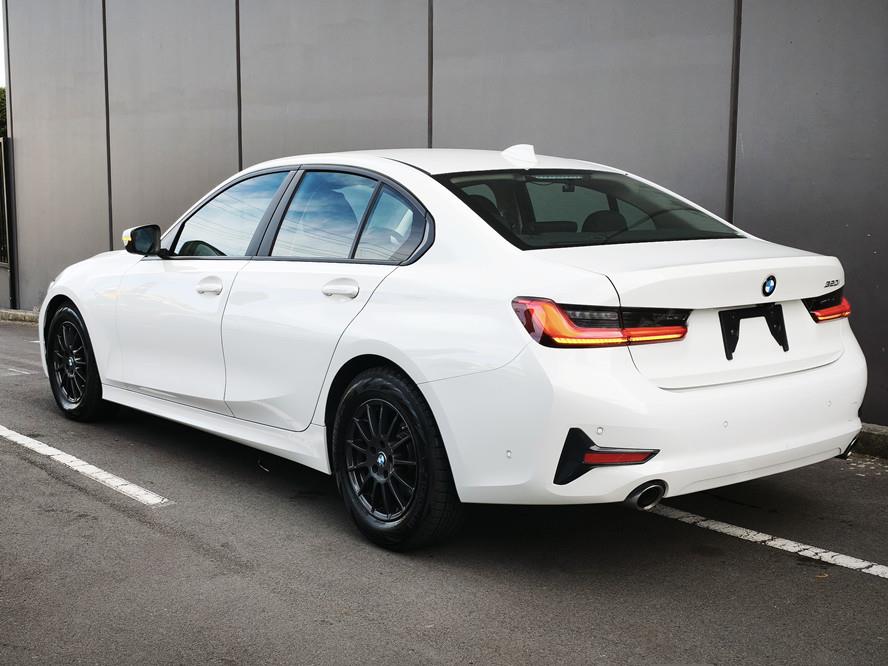 2020 BMW 320i thumbnail